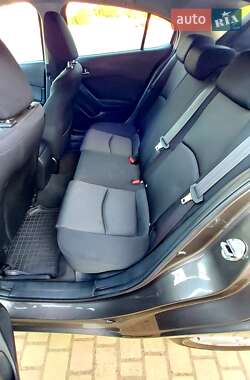 Хэтчбек Mazda 3 2016 в 