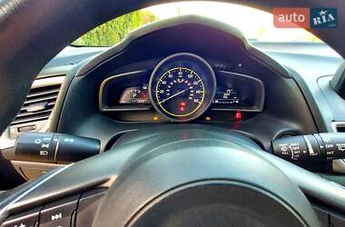Хэтчбек Mazda 3 2016 в 