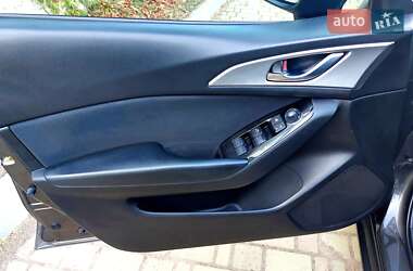 Хэтчбек Mazda 3 2016 в 