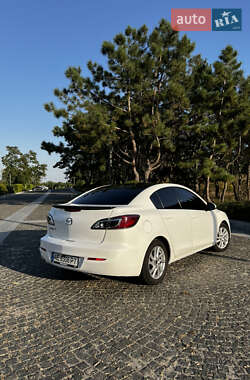 Седан Mazda 3 2011 в 