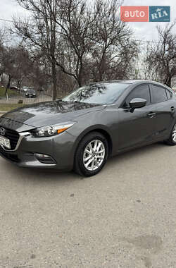 Хэтчбек Mazda 3 2016 в 