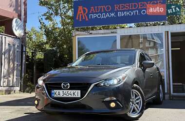 Седан Mazda 3 2016 в Киеве