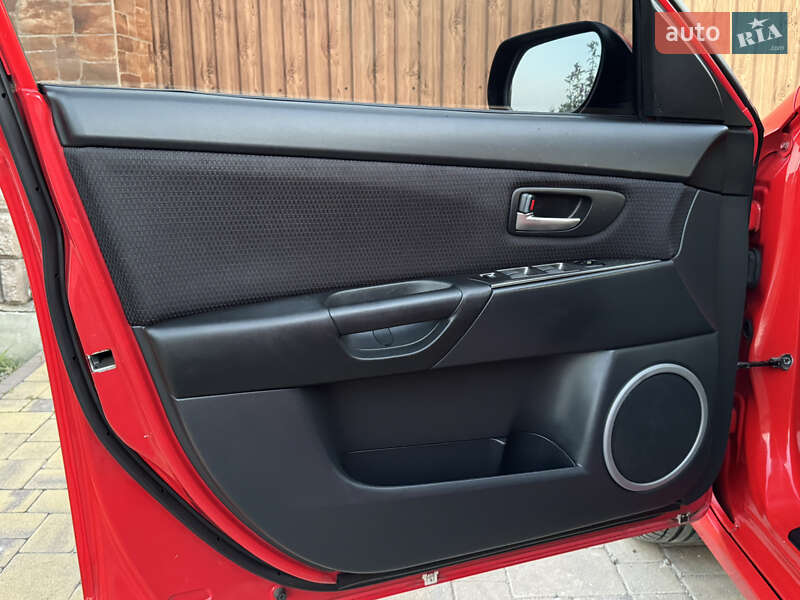 Седан Mazda 3 2007 в Ужгороде