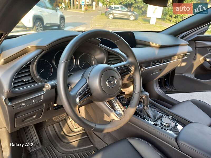 Хэтчбек Mazda 3 2024 в Киеве