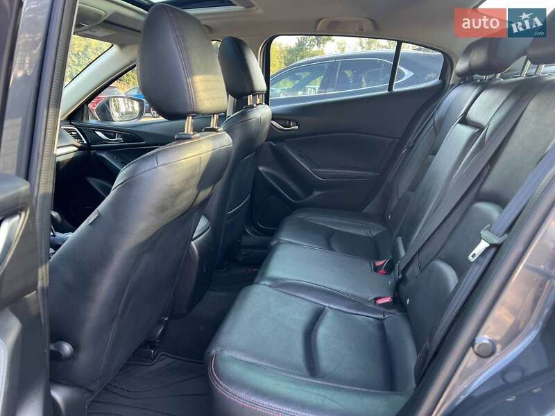 Седан Mazda 3 2014 в Стрые