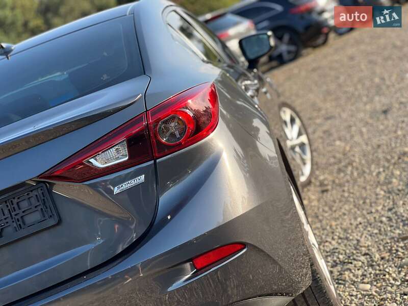 Седан Mazda 3 2014 в Стрые