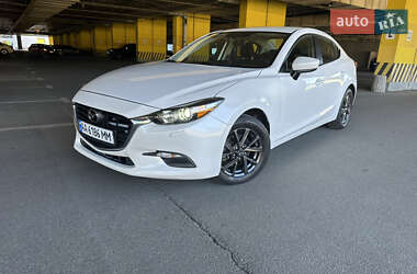Седан Mazda 3 2016 в Киеве