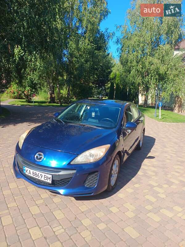 Седан Mazda 3 2013 в 