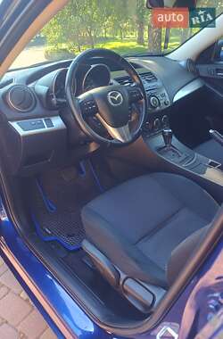 Седан Mazda 3 2013 в 