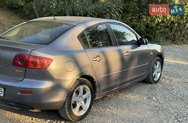 Седан Mazda 3 2004 в 