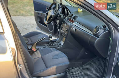 Седан Mazda 3 2004 в 