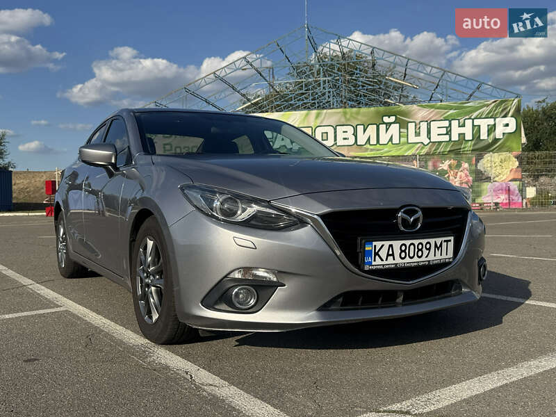 Седан Mazda 3 2016 в 