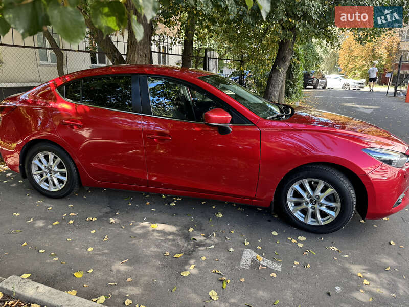 Седан Mazda 3 2017 в Киеве