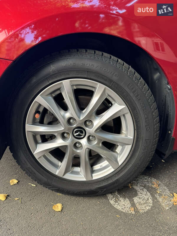 Седан Mazda 3 2017 в Киеве