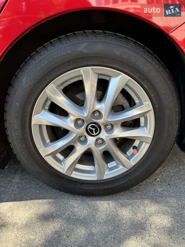 Седан Mazda 3 2017 в Киеве