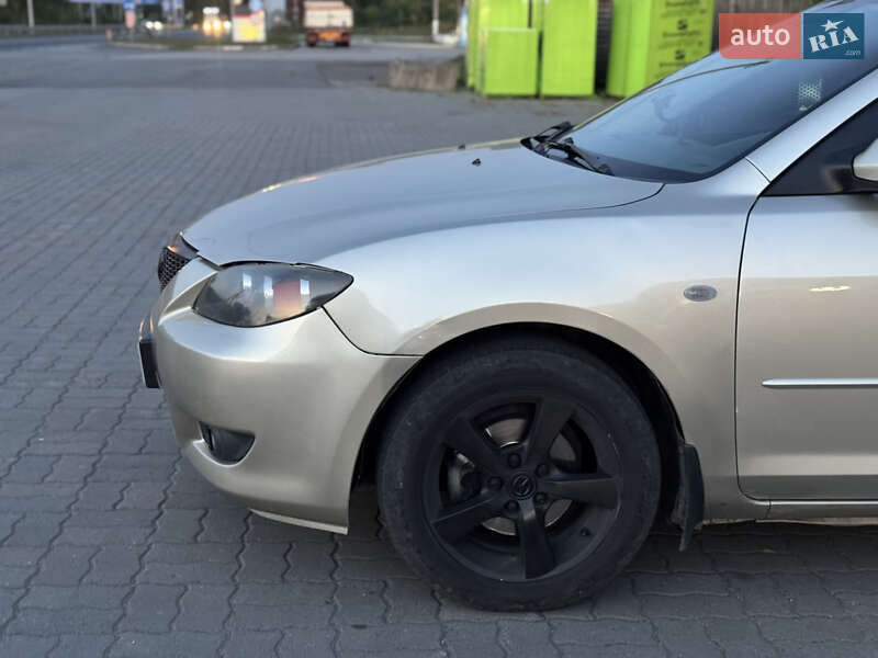 Седан Mazda 3 2005 в Летичіві
