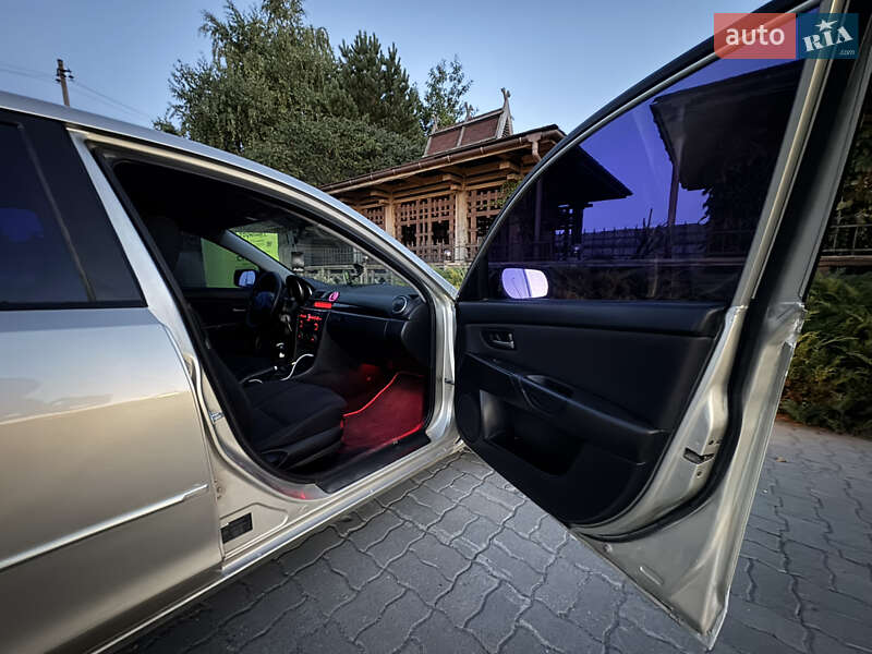 Седан Mazda 3 2005 в Летичіві