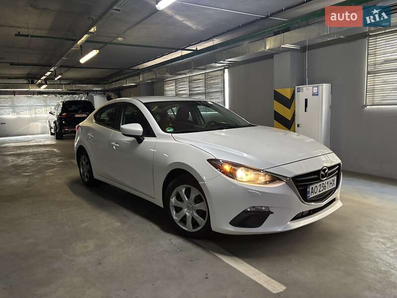 Седан Mazda 3 2015 в 