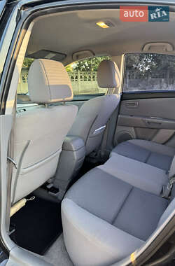 Седан Mazda 3 2006 в 