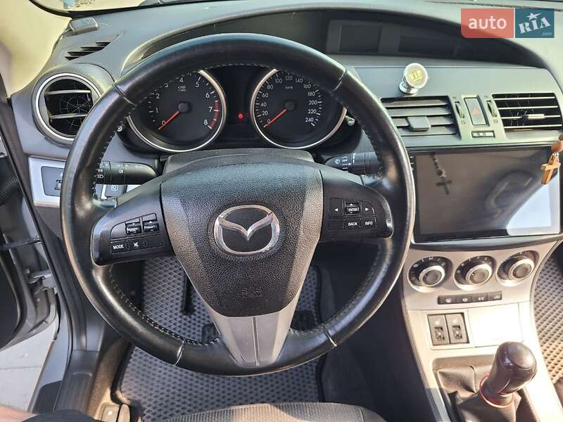 Седан Mazda 3 2010 в Горишних Плавнях