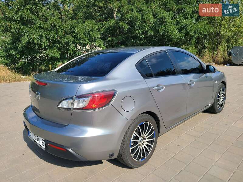 Седан Mazda 3 2010 в Горишних Плавнях