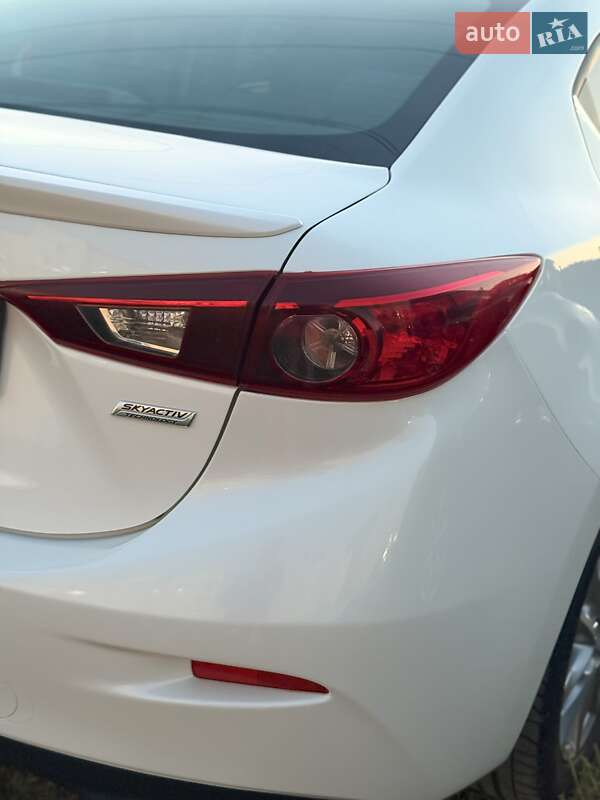 Седан Mazda 3 2013 в Виннице