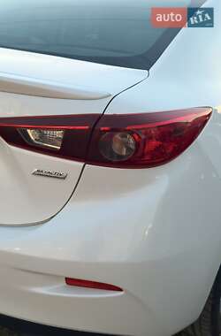 Седан Mazda 3 2013 в 