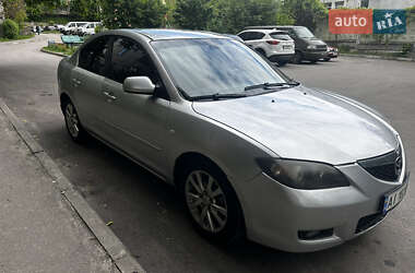 Седан Mazda 3 2006 в Обухове