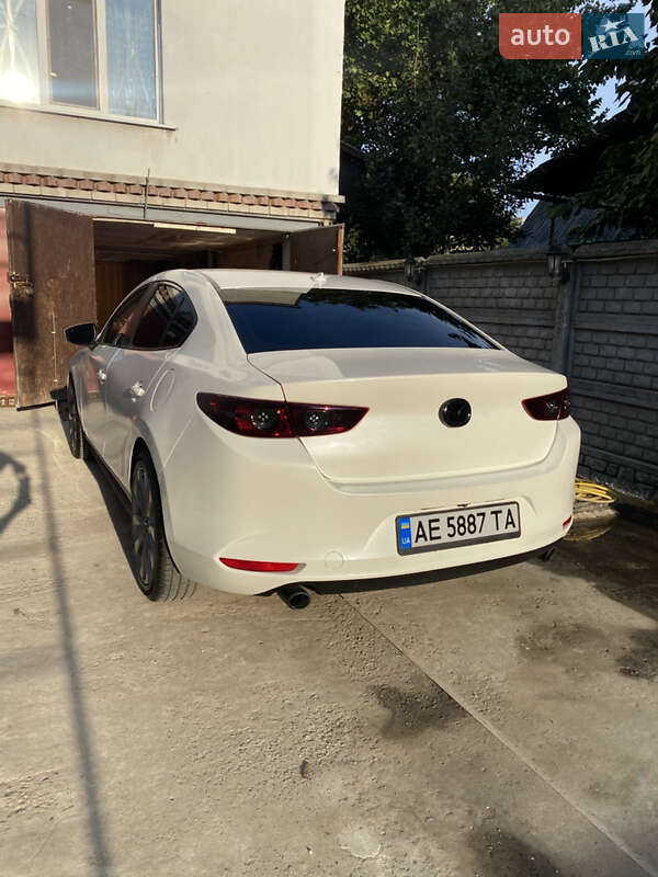 Седан Mazda 3 2018 в Днепре