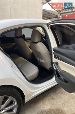 Седан Mazda 3 2018 в 