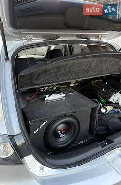Хэтчбек Mazda 3 2006 в 