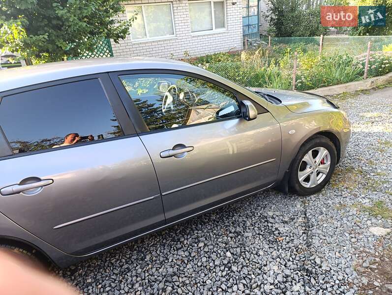 Хэтчбек Mazda 3 2005 в Первомайске