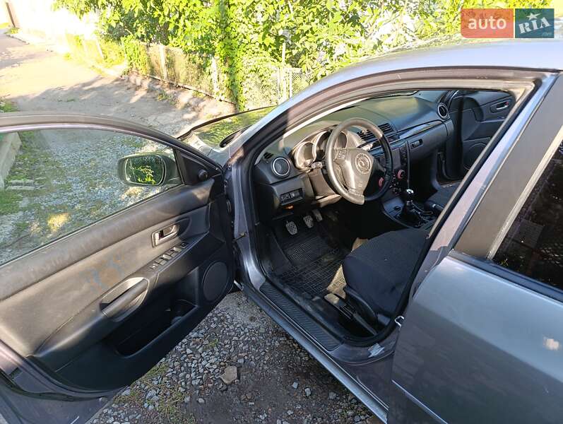 Хэтчбек Mazda 3 2005 в Первомайске