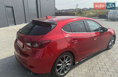 Хэтчбек Mazda 3 2017 в 