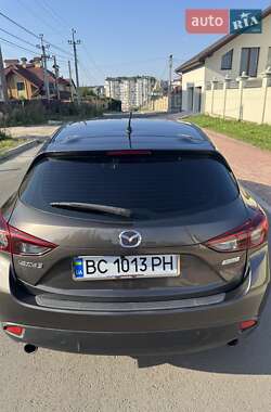 Хэтчбек Mazda 3 2014 в 