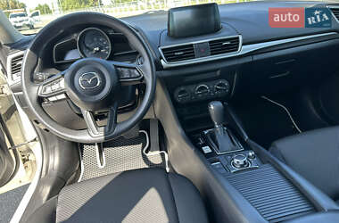 Седан Mazda 3 2016 в 