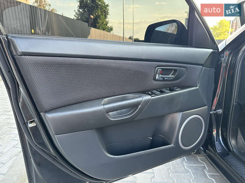 Седан Mazda 3 2009 в Днепре
