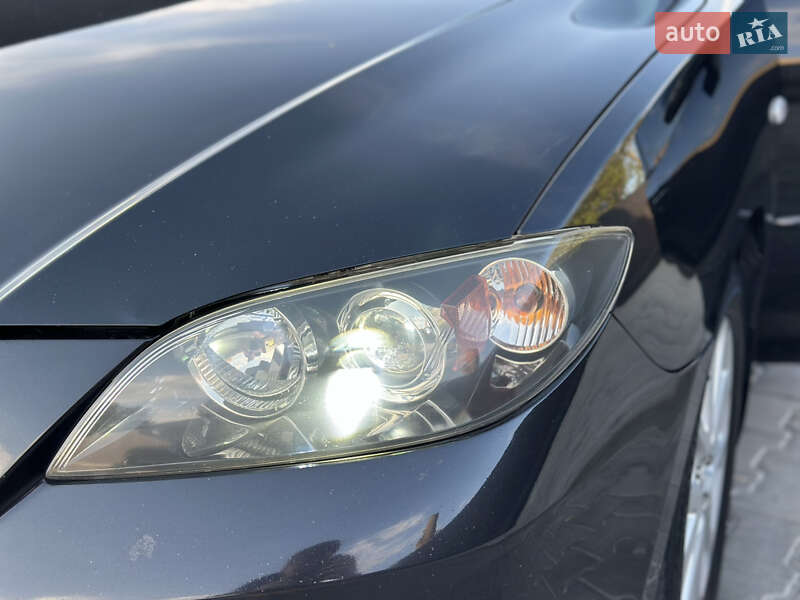 Седан Mazda 3 2009 в Днепре