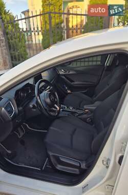 Седан Mazda 3 2017 в 