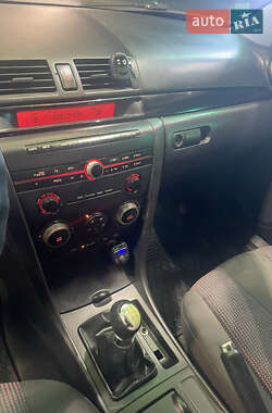 Хэтчбек Mazda 3 2005 в 