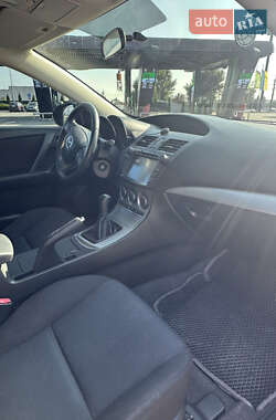 Хэтчбек Mazda 3 2011 в 