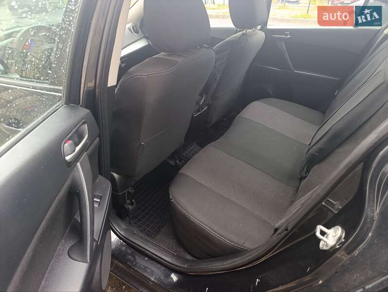 Седан Mazda 3 2012 в Львове