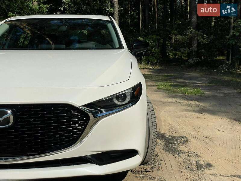 Седан Mazda 3 2021 в Киеве