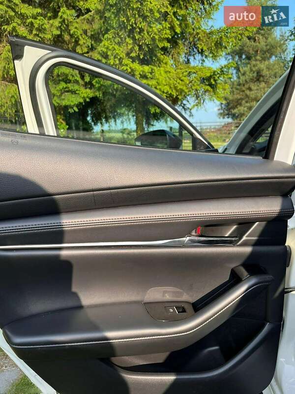 Седан Mazda 3 2021 в Киеве
