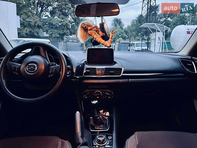 Седан Mazda 3 2016 в Харкові