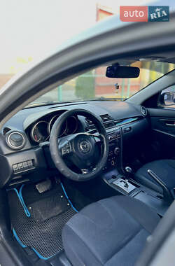 Седан Mazda 3 2005 в 