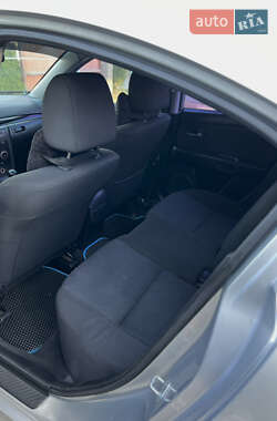 Седан Mazda 3 2005 в 