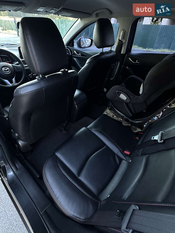 Хэтчбек Mazda 3 2014 в Киеве