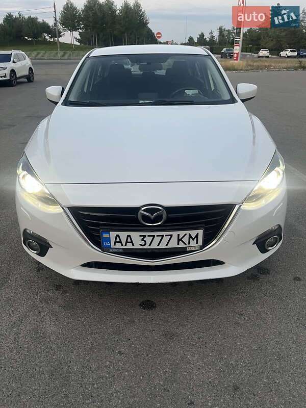 Седан Mazda 3 2015 в Днепре