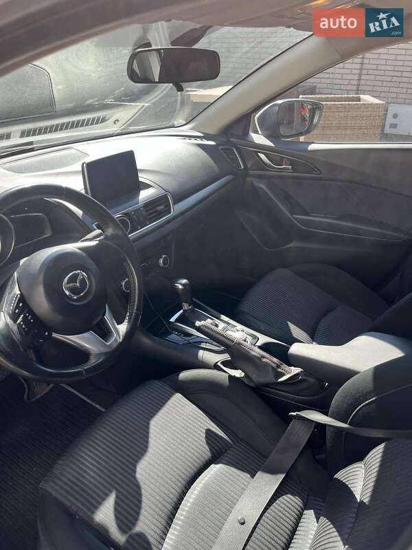 Седан Mazda 3 2015 в Днепре
